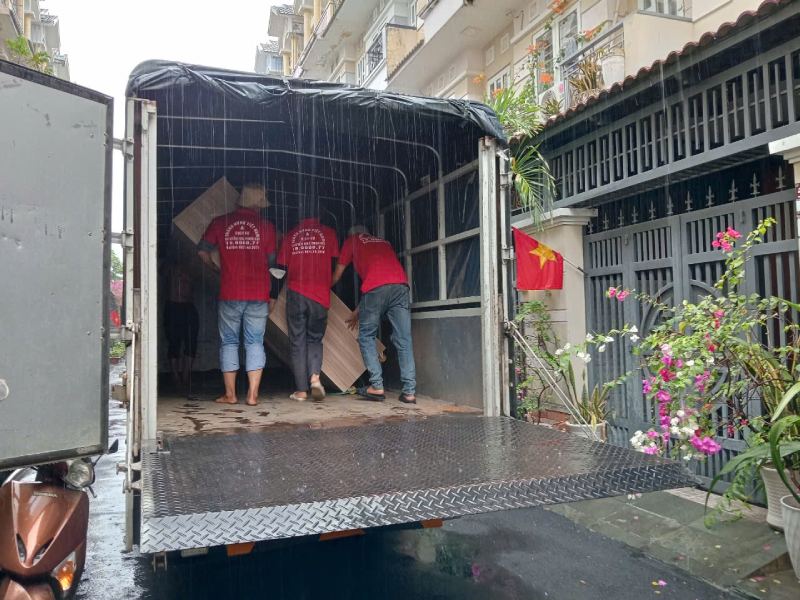 anh minh thuê xe tải chuyển nhà