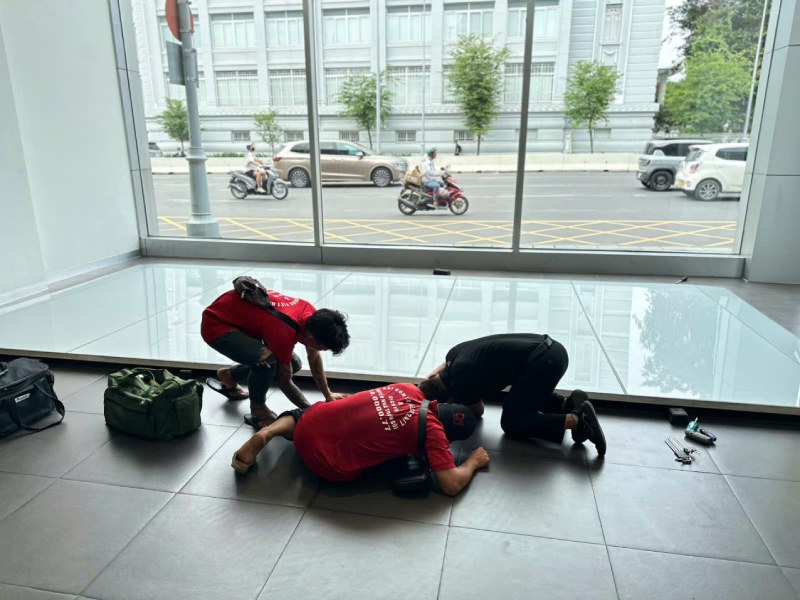 tháo dỡ nội thất phòng làm việc