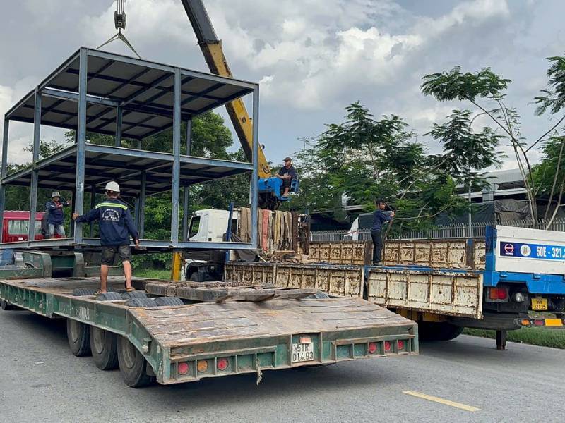 thuê xe cẩu chuyển kho xưởng